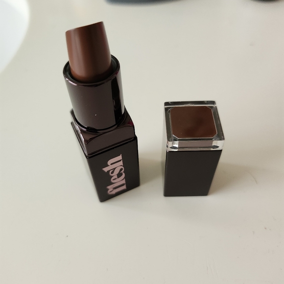 IPSY lip set. - Picture 3 of 5